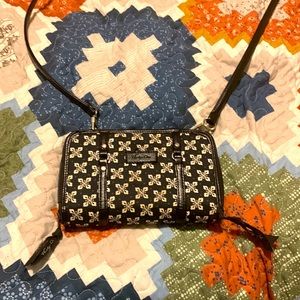 Thirty-One crossbody wallet